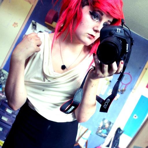 April- Red hair, makeup artist, tattoos & metal.
Minerals & skittles milkshake.
ADAYTOREMEMBER.
Luke3
