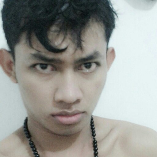Aq pendiem.....
Aq ska menolong,
aq rax pngen dadi wong sombong
aq arief
aq pemimpin
aq berani
aq bijaksana
aq ea aku
AKU BUKAN ORANG LAEN