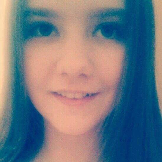 Hello! My name is Almina.I'm Directioner,Belieber and Motavator.