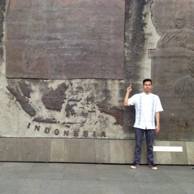 Proud to be an Indonesia, @AutomaticCrew, @BDG_CityRockers and Graduated of FIKOM Bandung Islamic of University '08 ( UNISBA ). Keep fo REAL