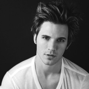 Not just a new neighbor, hey there I'll ring your bell. Open the door, pucker up and I kiss you well. My lips are sealed, there's no one I would tell. [THG-RP]