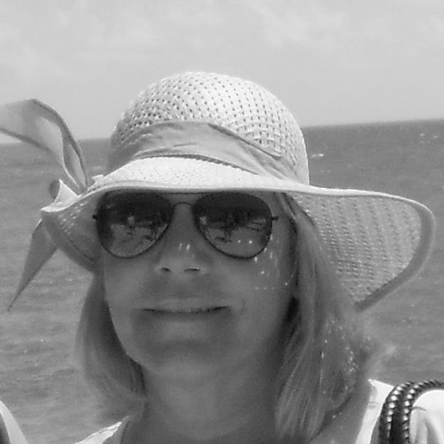 PJmeeks's profile picture. Gardener, #writer, aspiring #author, #Yoga lover #scifi geek, #NaNoWriMo winner, love my coffee ☕️