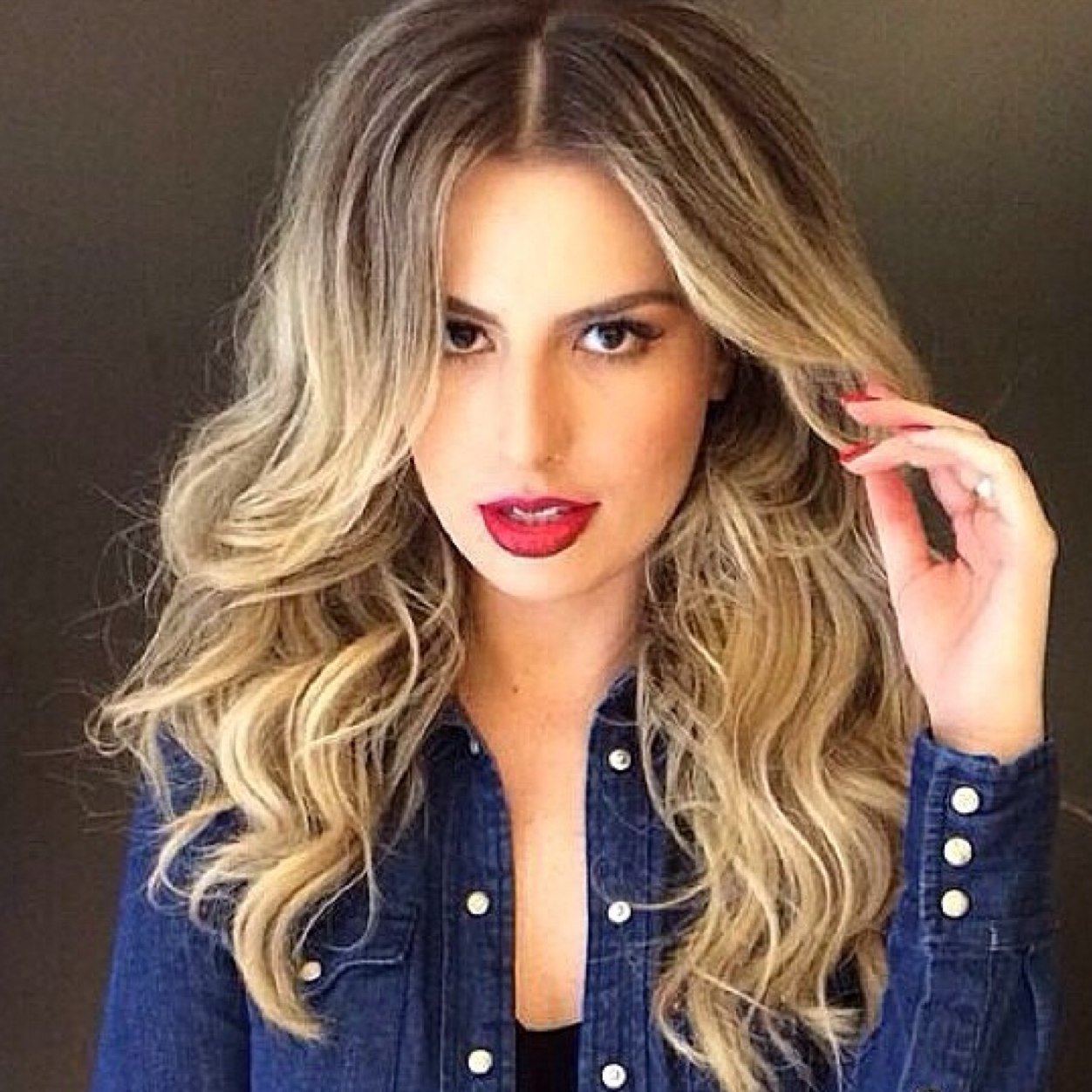 Twitter dedicado para campanhas e votações do Casal Real @FernandaKeulla e @AndreMOficial administradoras : @ayfvilanelli @jehniferr @amovilanelli_