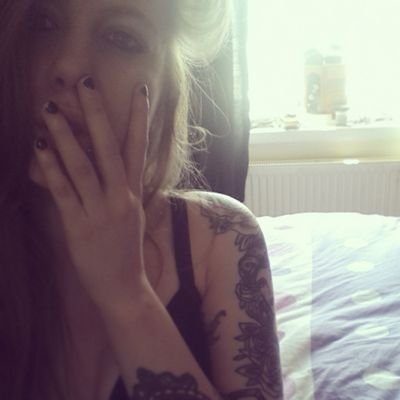 tattoos, girls and piercings are my thing  insta lisamariewxo