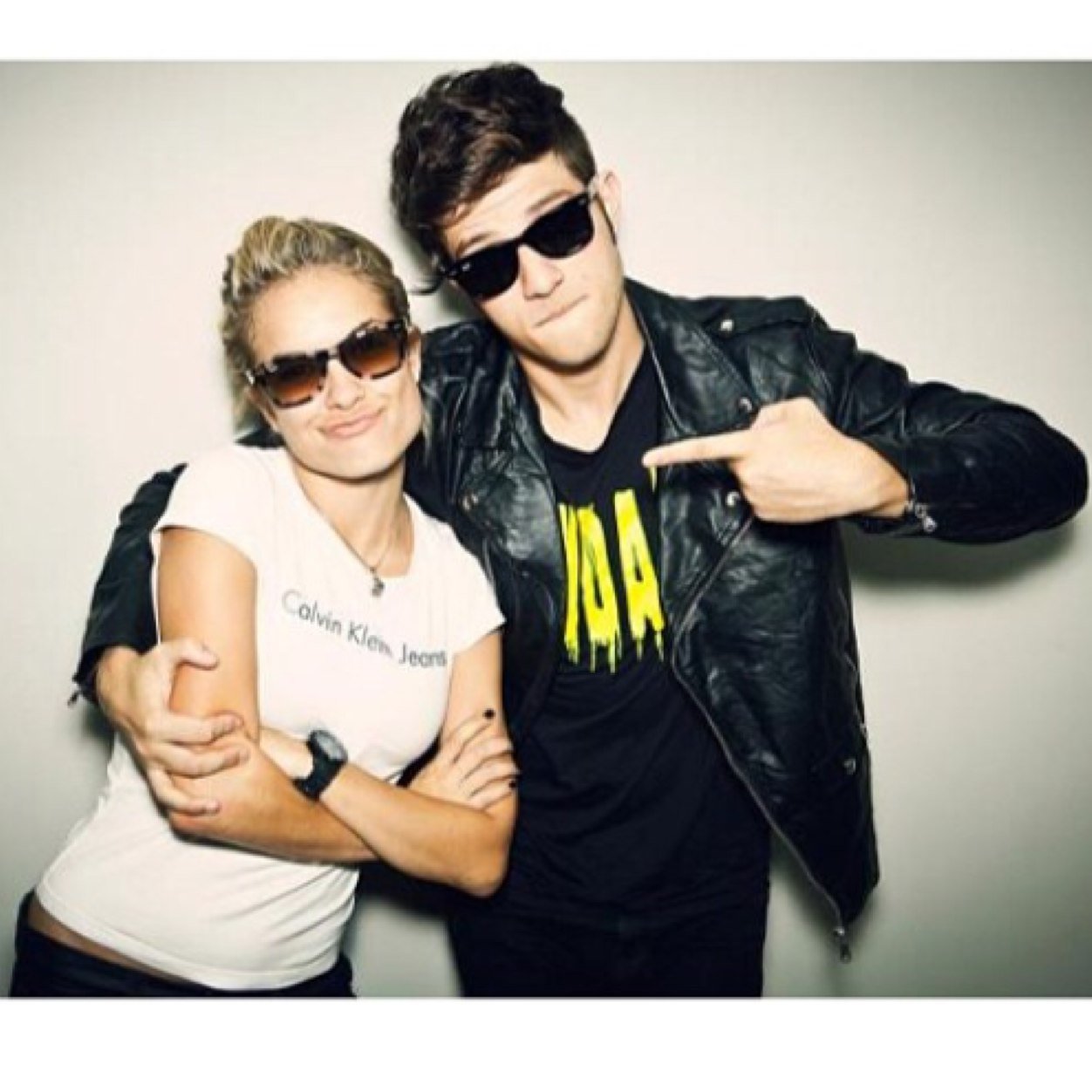 Eu poderia morrer de amor, mas prefiro viver pra te amar... @sophiaabrahao , @MicaelBorges_ , @Lua_Blanco , @Aguiarthur , @melfronckowiak , @ChayLeao