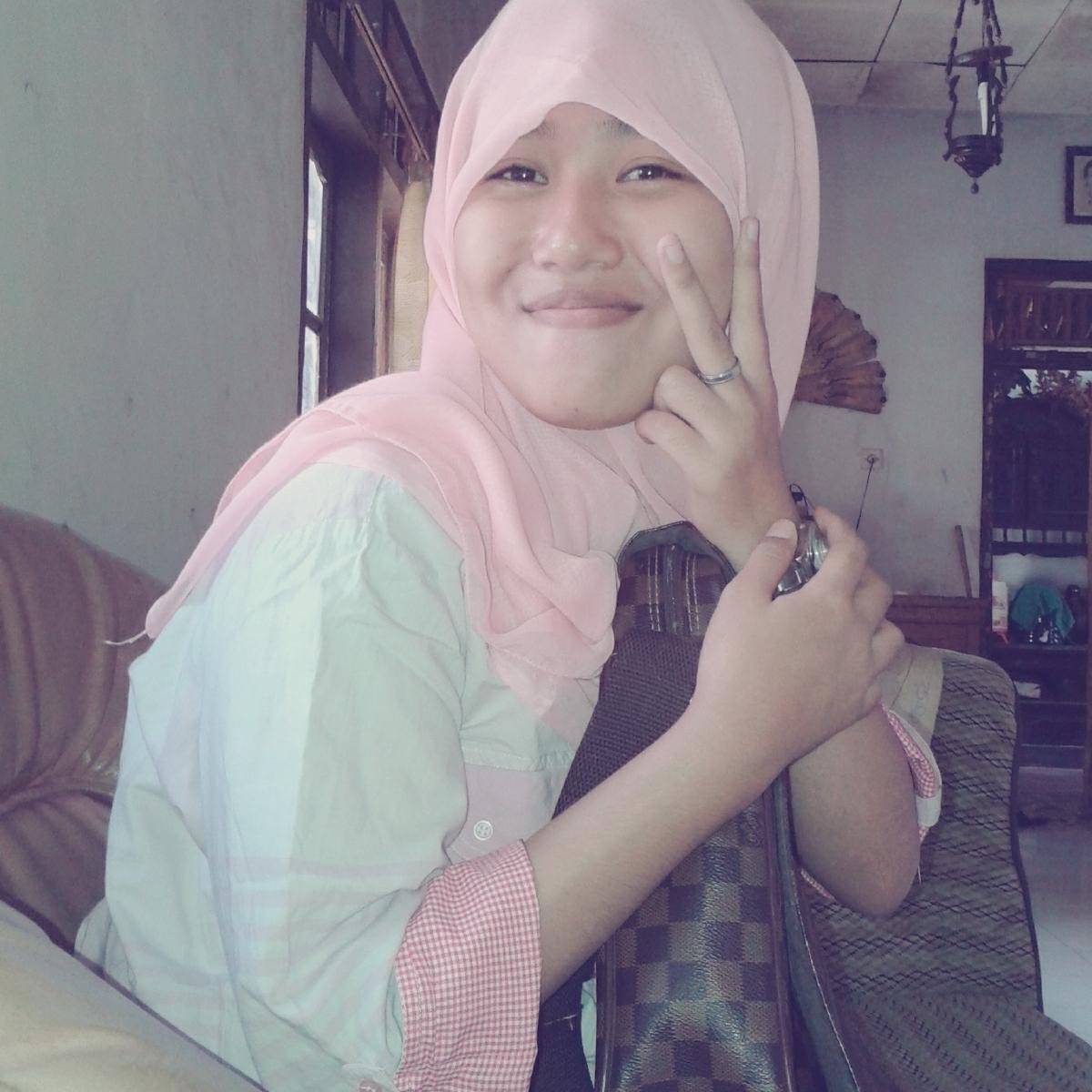 inggil_fadhilla's profile picture. I miss you & I love you but I'm trying not to show I want you, but what can I do when you're not even mine? | no mention no follback | ♥ Sulaiman (｡❤‿❤｡)