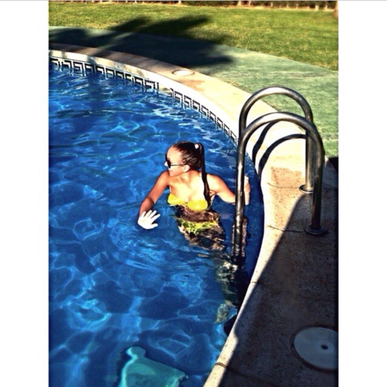 reneevdheijdenx's profile picture. Release and Poison