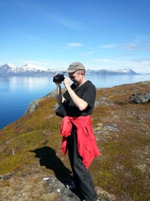 MD, PhD, Ophthalmologist and private investor, piano player, love hiking in Hetta-Pallas or Lyngen in Norway