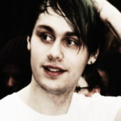 This is a free follow from @deadIystyles please follow her! She will follow back!!!