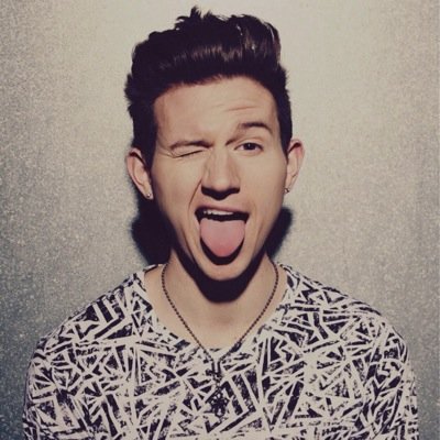 RETWEET THE LINK BELOW AND FOLLOW @YOMORAN FOR A DM TO RICKY