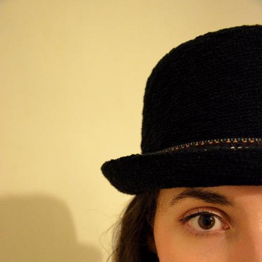 Elenabowie's profile picture. Je parle français comme une vache espagnole