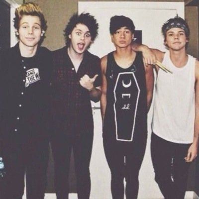 from @lashtontopia !! pls follow her back and if you already follow her, enjoy the free follow :)