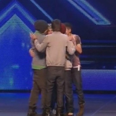 please follow @skybluestyless it would mean the world! Thanks ily:) x