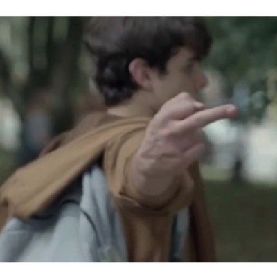 segue também @100anonimos™, ele segue de volta todos que o seguirem.