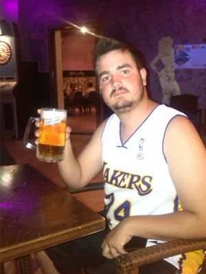 sergioiniesta94's profile picture. escuchar música y salir de fiesta