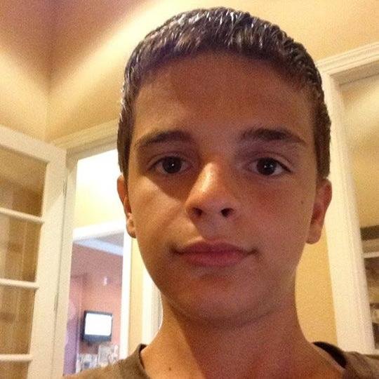 singel looking for a date and i love dogs fish,gators,sharks,snakes,the army,navy seals,