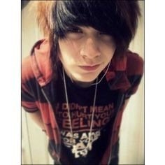 |13 years old, look older..|Originally from Florida, USA| Moved to England to be with my GF| Favourite artists: Eminem, Pitbull, Macklemore, The 1975 & MAGIC|