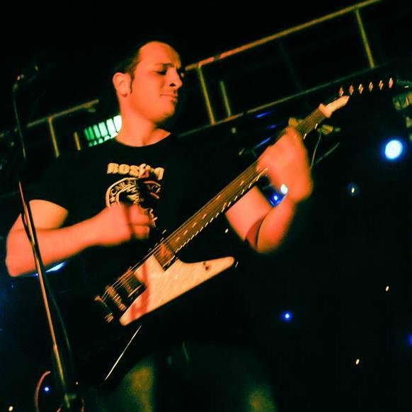 Guitarrista criado en la filosofía de Evaristo.