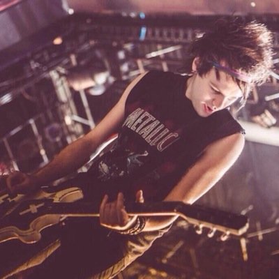 follow @colorfulou bc she gave u this free follow :-)