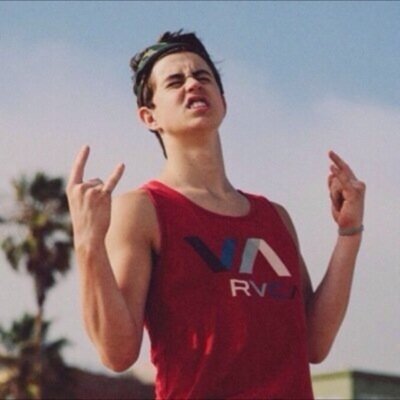 Follow @AbundanceOfNash and turn on his notifications for a dm to Nash!