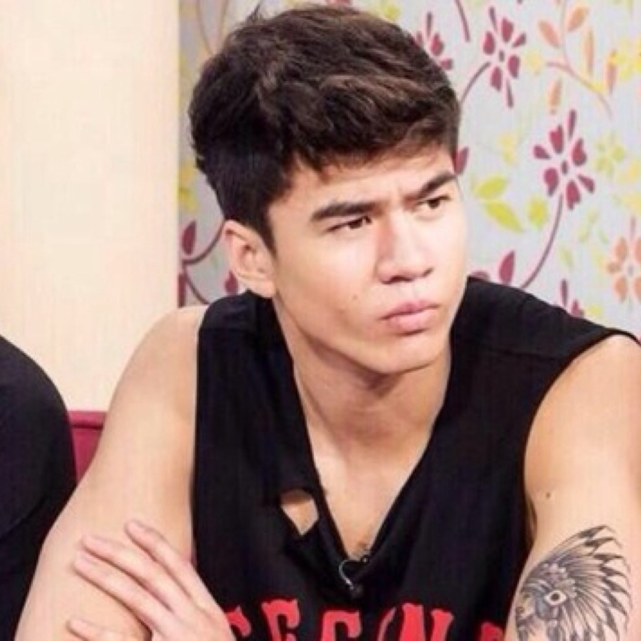 Im like the BIGGEST of Calum Hood!! I really want him to follow me cuz he is a very hot Australian! Calum if you see this your so hot!!! I love you!! @Calum5SOS