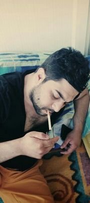 Türk olmak;
Hayatın sunduklarına nasip,
Vermediklerine kısmet demektir,
Türk olmak;
Her işin hayırlısına inanmaktır.