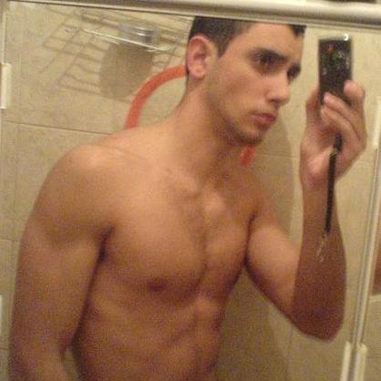 thismoment69's profile picture. Vivir la vida plenamente sin distinciones de raza, sexo o religión.