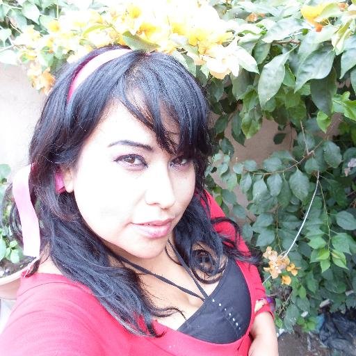 lilyhurtado's profile picture. 