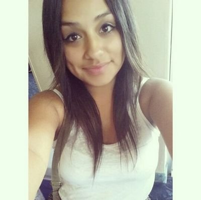 im 17 and a mom to a beautiful 2 year old little girl (Meya Lynnez Riojas-Albarez) state fan! and yeah im the one they call NEW :) hehe