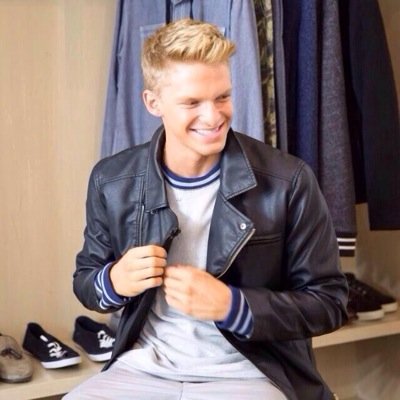 run by @chlodysimpson @ughcody and @katiesimpss