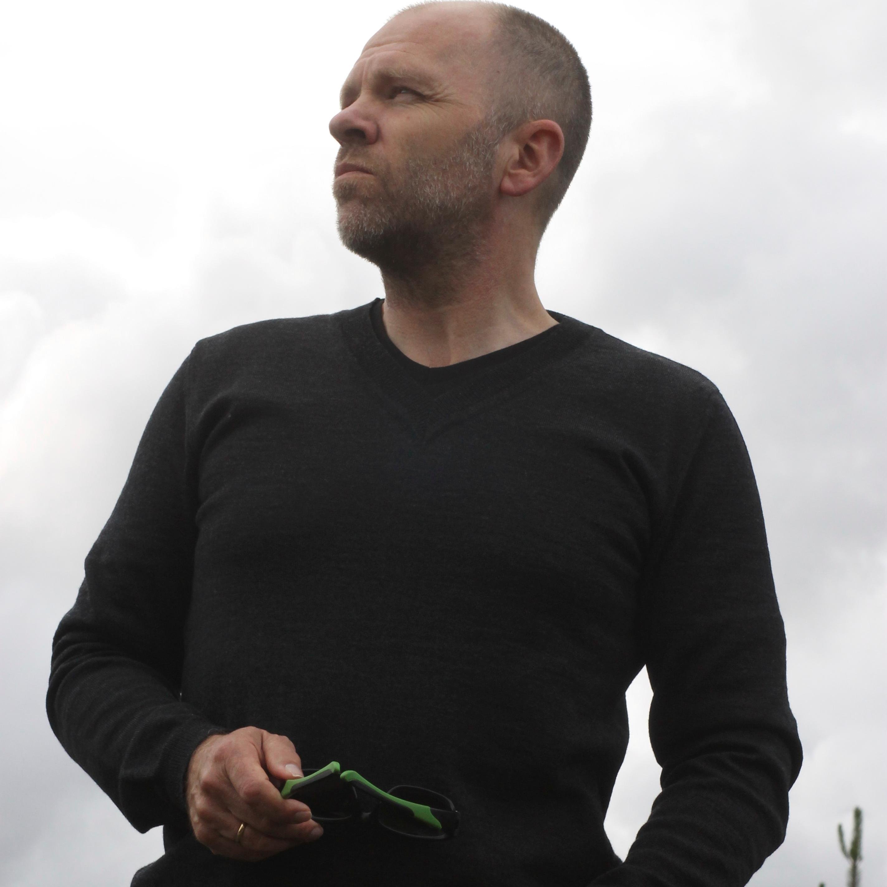 jonassonpetur's profile picture. Classical/electric guitarist @ Riot Ensemble, CAPUT Ensemble & Iceland University of Arts. PhD student at Royal College of Music.