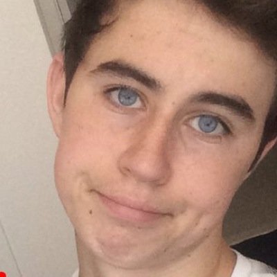 -•this is a free follow from @sydnnii_ , just tweet me asking for a fb•- i will also give away this account at .5k or 1k