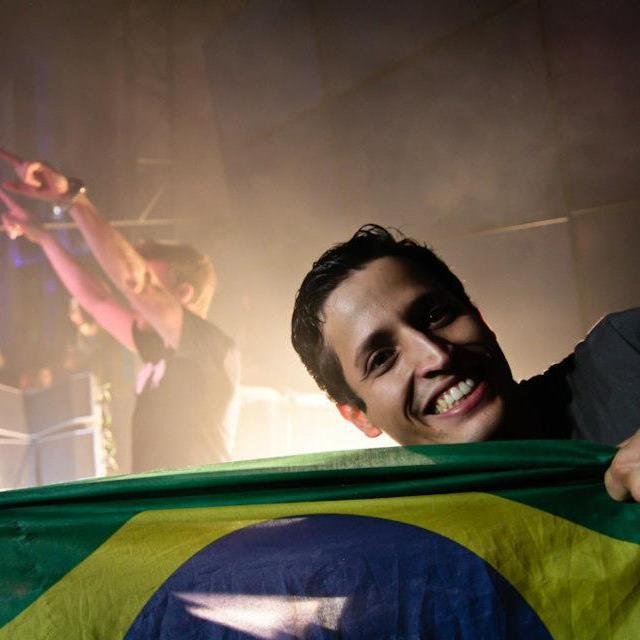 Melior parar, fera, antes que eu te Matt!
@tranceinbrazil founder, tranceaddict, proud father and had the best gf in the world.