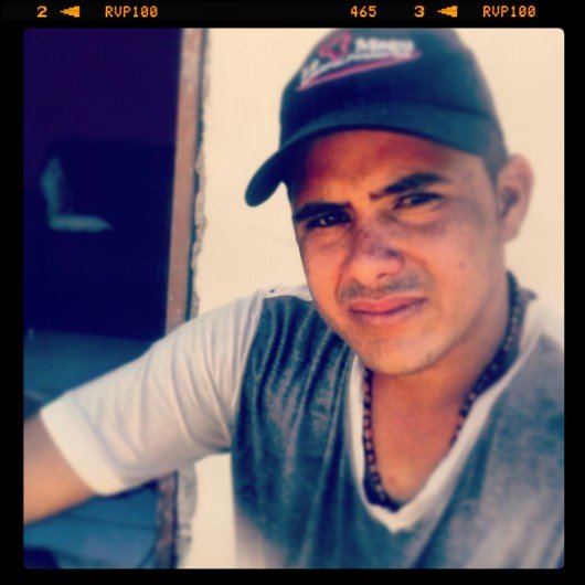 Ás Vezes Sorrisos de Pessoas Desconhecidas Me Passam Mais Confiança do Que Os de Quem Conheço.