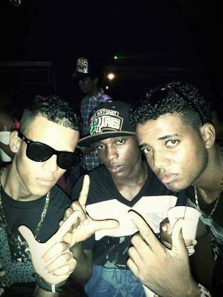 Asemos musica para tocar sus corazones. Somos los liricos RD. Romanticos y lirica urbana RD:contactos facebook_ doblexx the melody de la cruz.