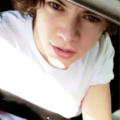 hiiiii, follow @swallowstxles x