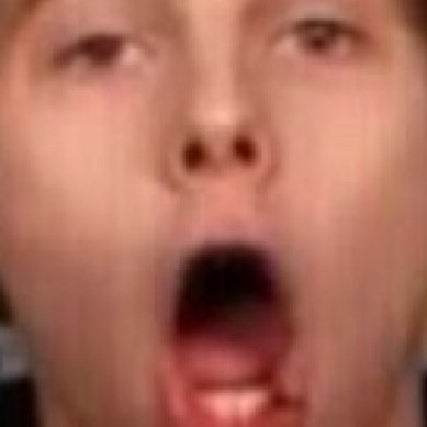 PLEASE RT SOME OF @HYPECXIFFORD'S LUKE SPAM BC SHE TRIES VERY HARD AND ALSO FAV THIS BC SHE'S GIVING UP SLOWLY