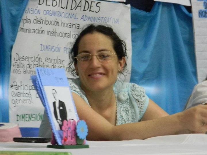 Profesora para la Educación Secundaria en Historia.
