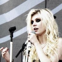 T r e s s a . (@druggedbeauty) 's Twitter Profile