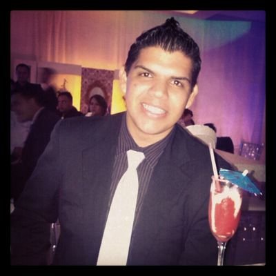 Venezolano
Comunicador Social
27 años. 
Estado Bolivar. 
Amante de la buena música 
Instagram: Fernandonatera1