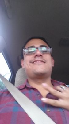 Creativo , confiado , amigo y un poco amargado :)