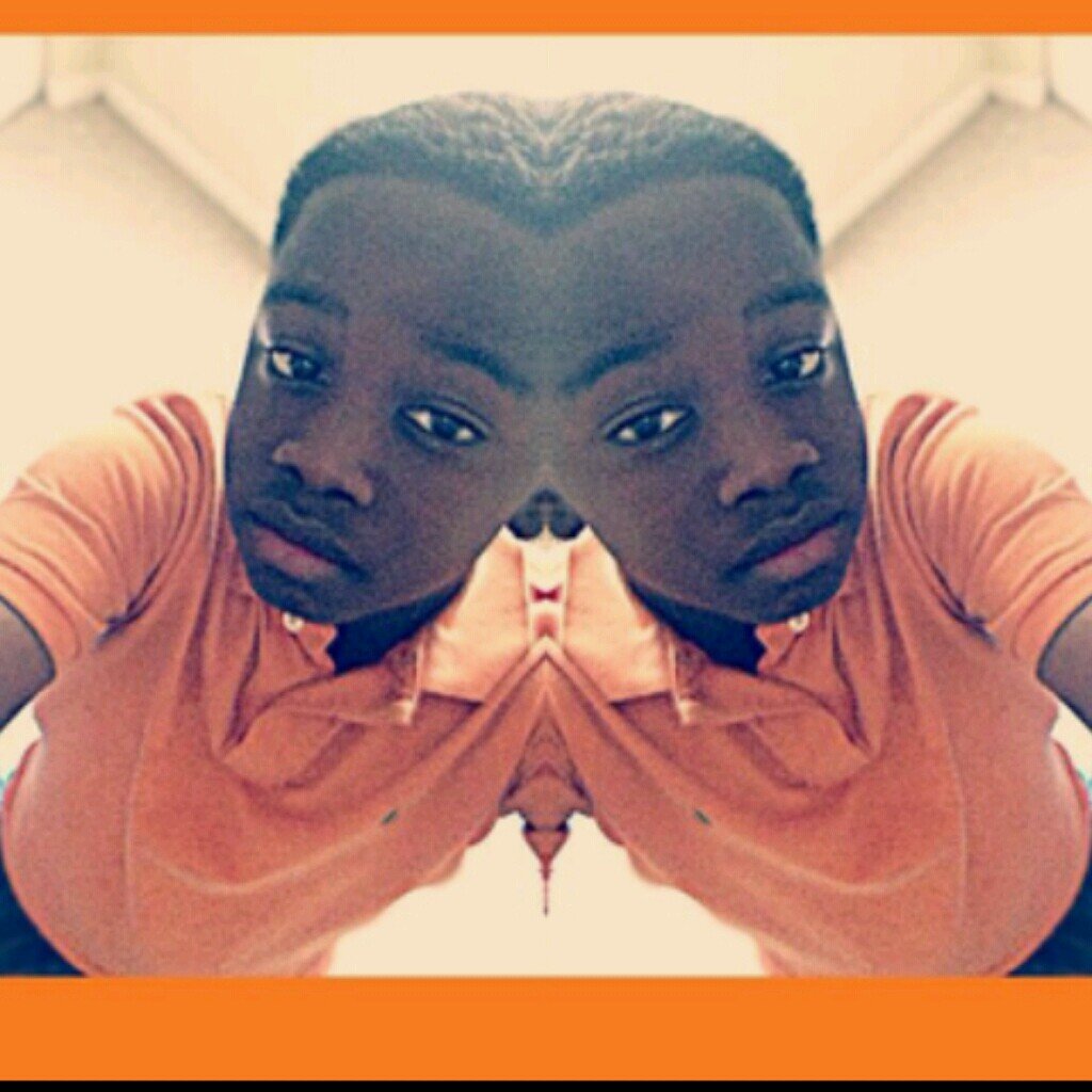 follow me on instagram at my kik me at @moneykid_002  http://t.co/3nJWfozj4m and (my goal)artist