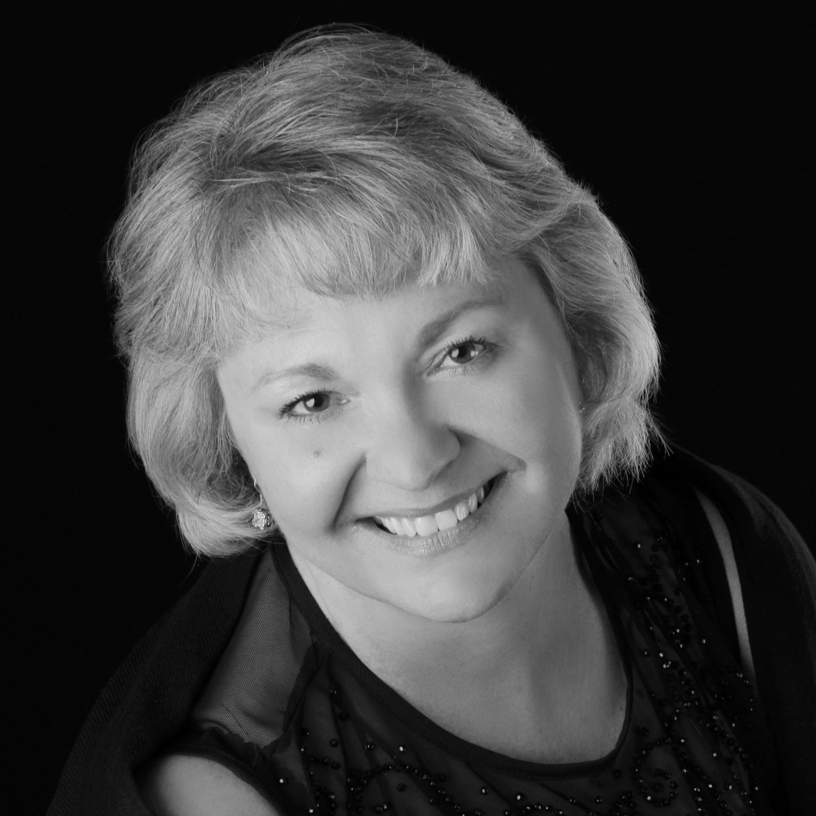 Christ follower, Wife, Mother, #southernauthor of Women's Fiction. #CR4U Loves CO mornings drinking LA coffee. #wordweaver