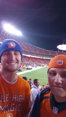 Hey Im Aust. Rockies, Broncos, Avs, and Nuggs. You can find me at Coors Field, and on https://t.co/EZQPnSaVnr @MileHighMagic81 🇺🇸