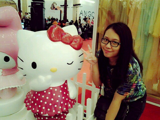 All-classics devotee, Arashian, otome game player, fashion lover, and part of #comm10 UI
