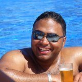 Dominicano, Esposo, Atleta frustrado, (aunque se juega mas basket que nunca ahora)