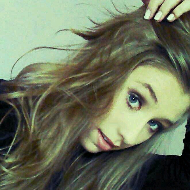 Não quero alguém que morra de amor por mim. Só preciso de alguém que viva por mim, que queira estar junto de mim, me abraçando, me amando.