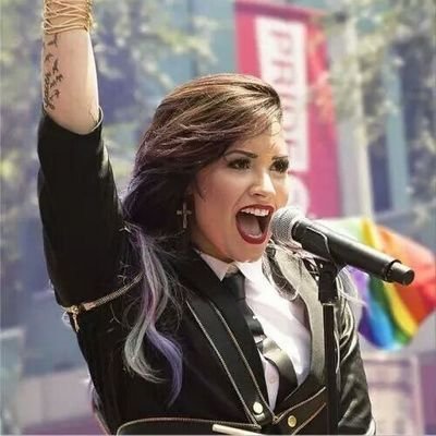 Fanfic_ddlovato's profile picture. Não existe ninguém perfeito!! Então a Demi não e ninguém!??