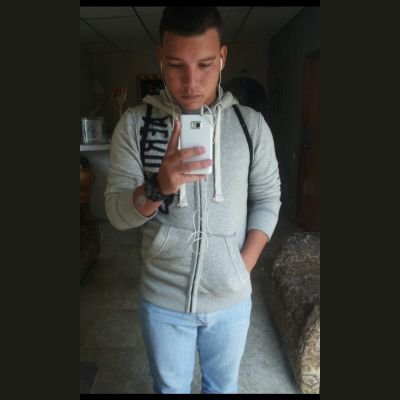 21. Ingeniero en formación, siempre apoyando los colores blancos #HalaMadrid