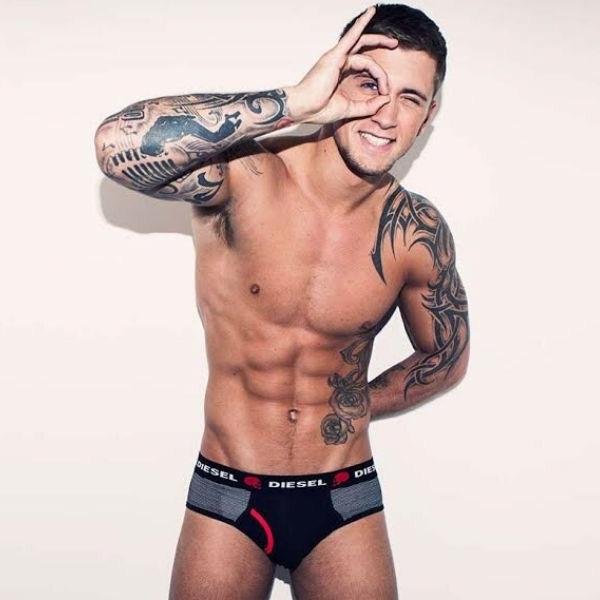 underwearbl0g's profile picture. hot male models in underwear